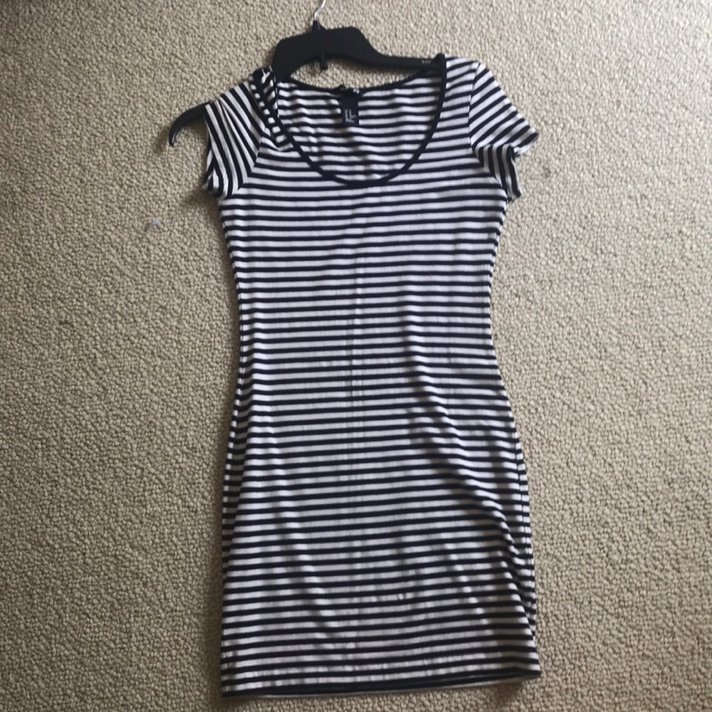 Black and white H&M dress